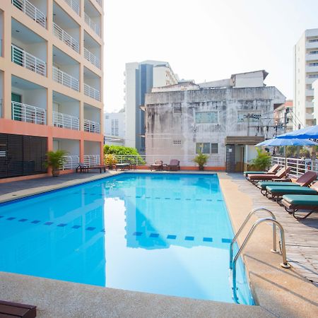Eastiny Plaza Hotel Паттая Екстер'єр фото