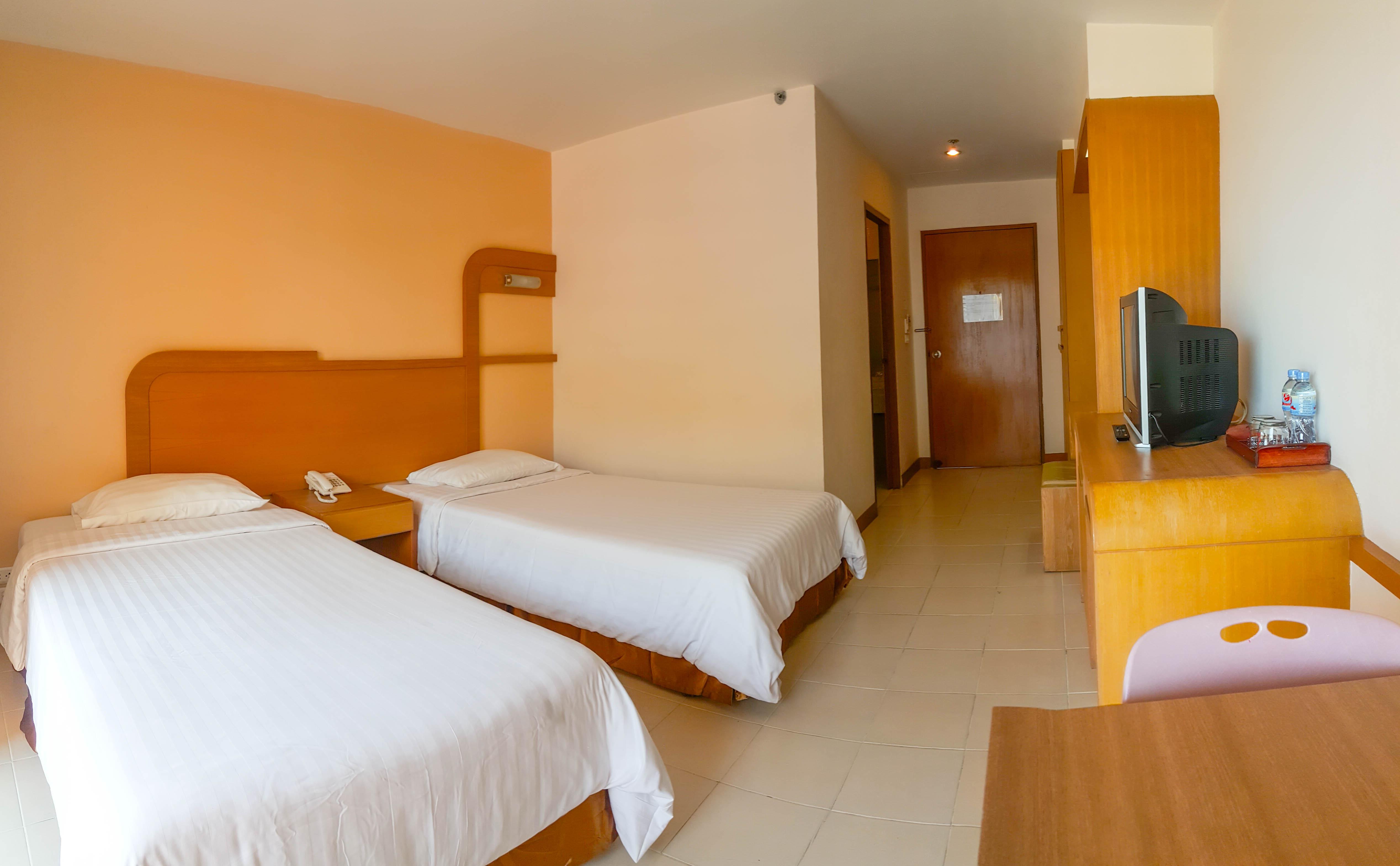 Eastiny Plaza Hotel Паттая Екстер'єр фото