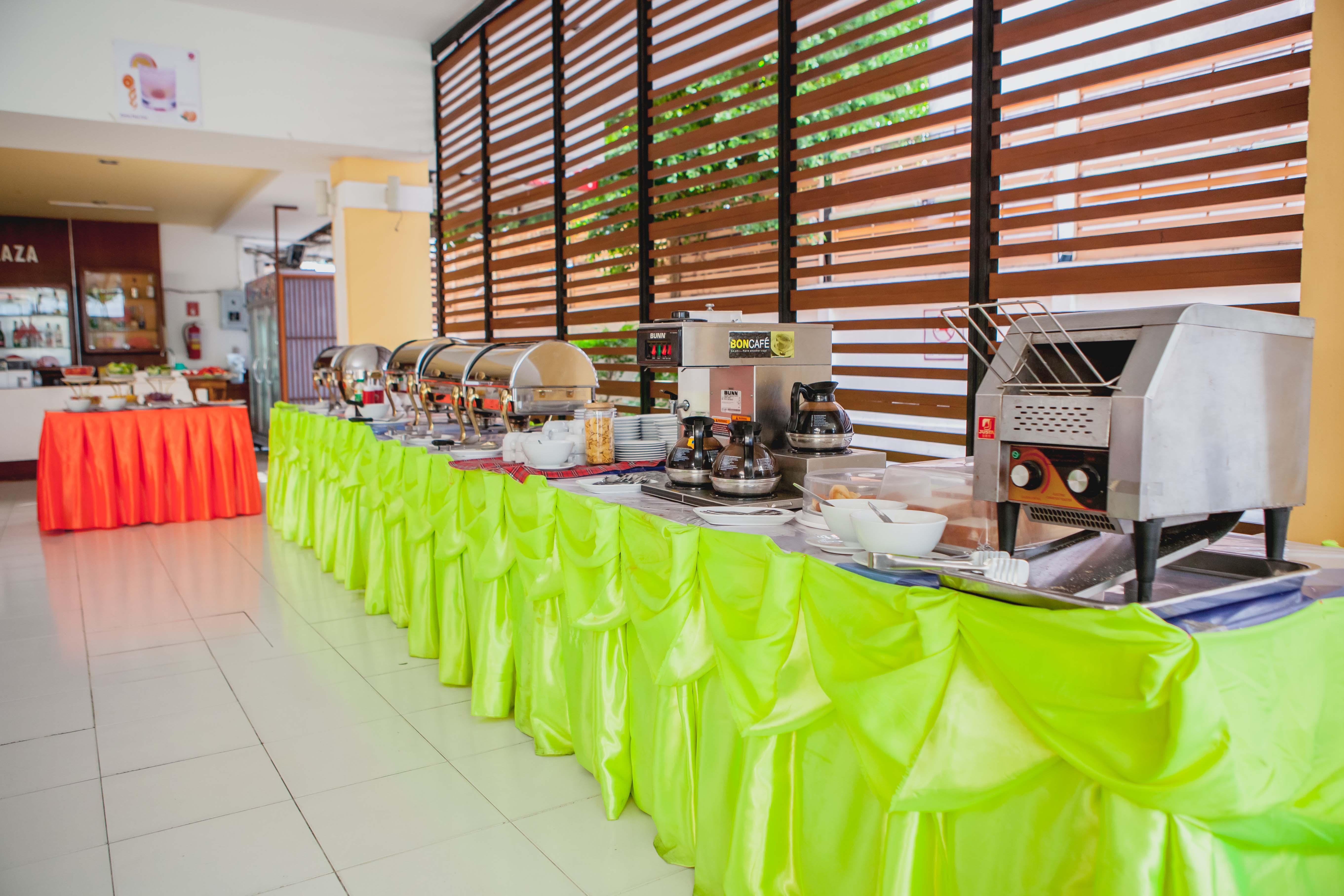 Eastiny Plaza Hotel Паттая Екстер'єр фото