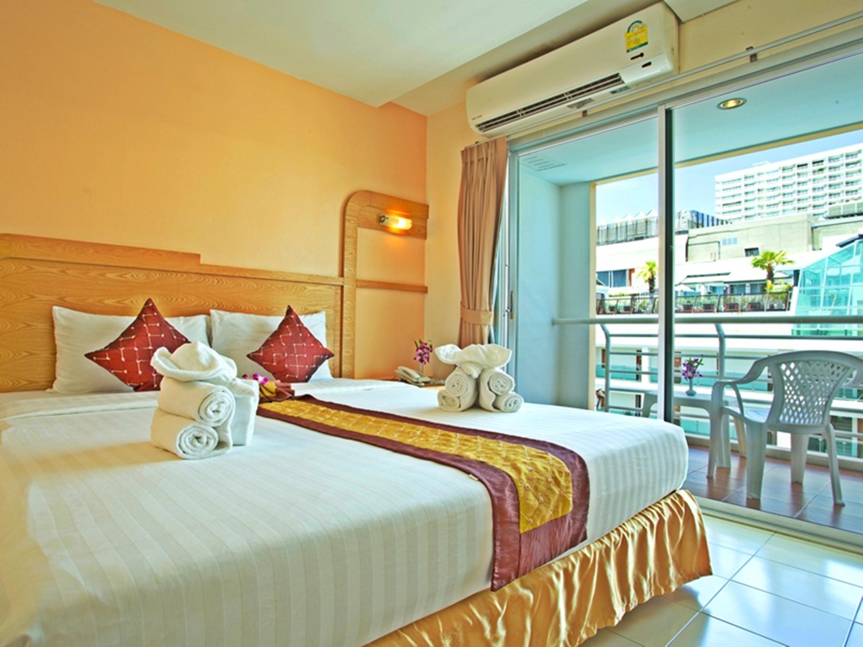 Eastiny Plaza Hotel Паттая Екстер'єр фото