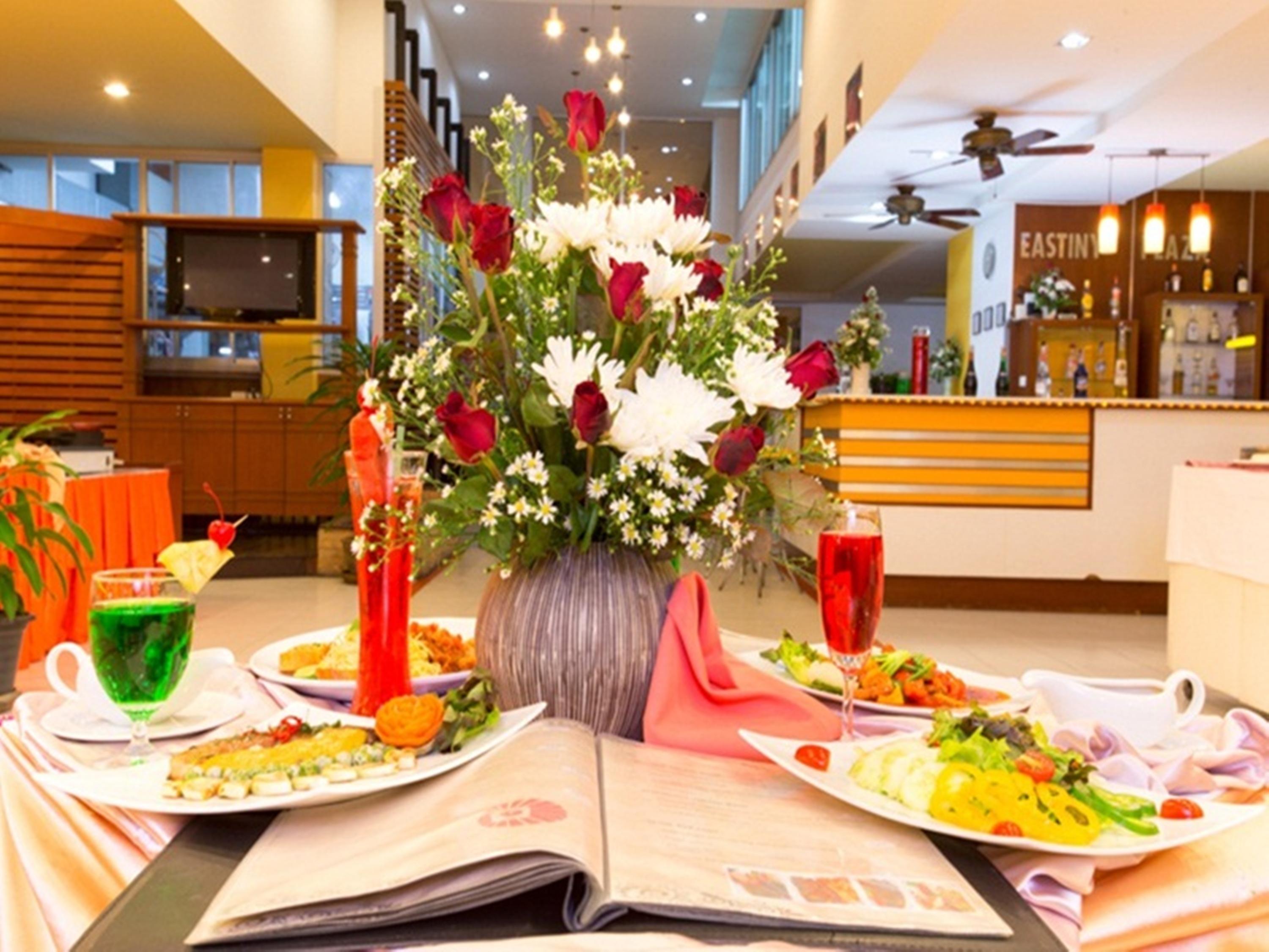 Eastiny Plaza Hotel Паттая Екстер'єр фото