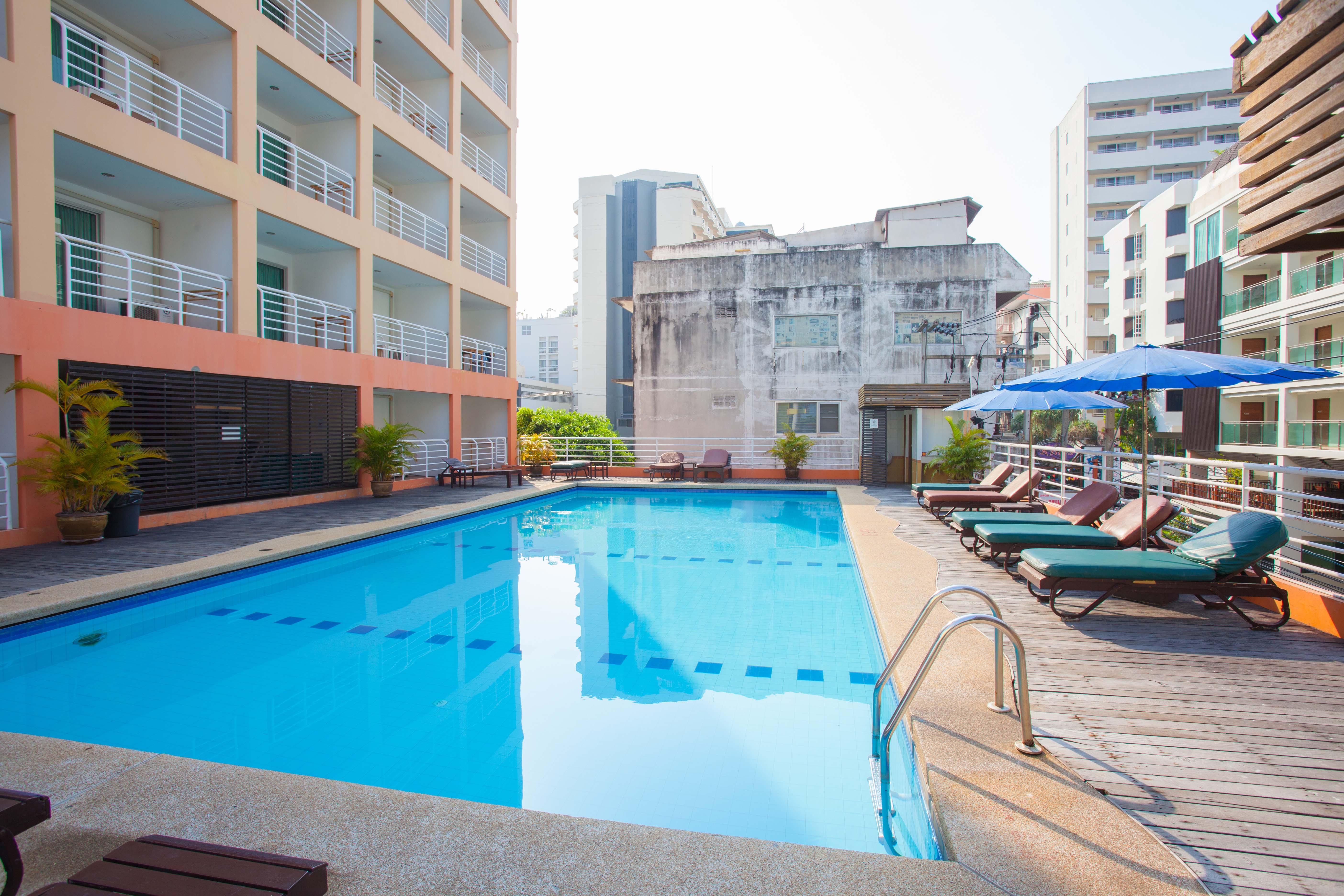 Eastiny Plaza Hotel Паттая Екстер'єр фото