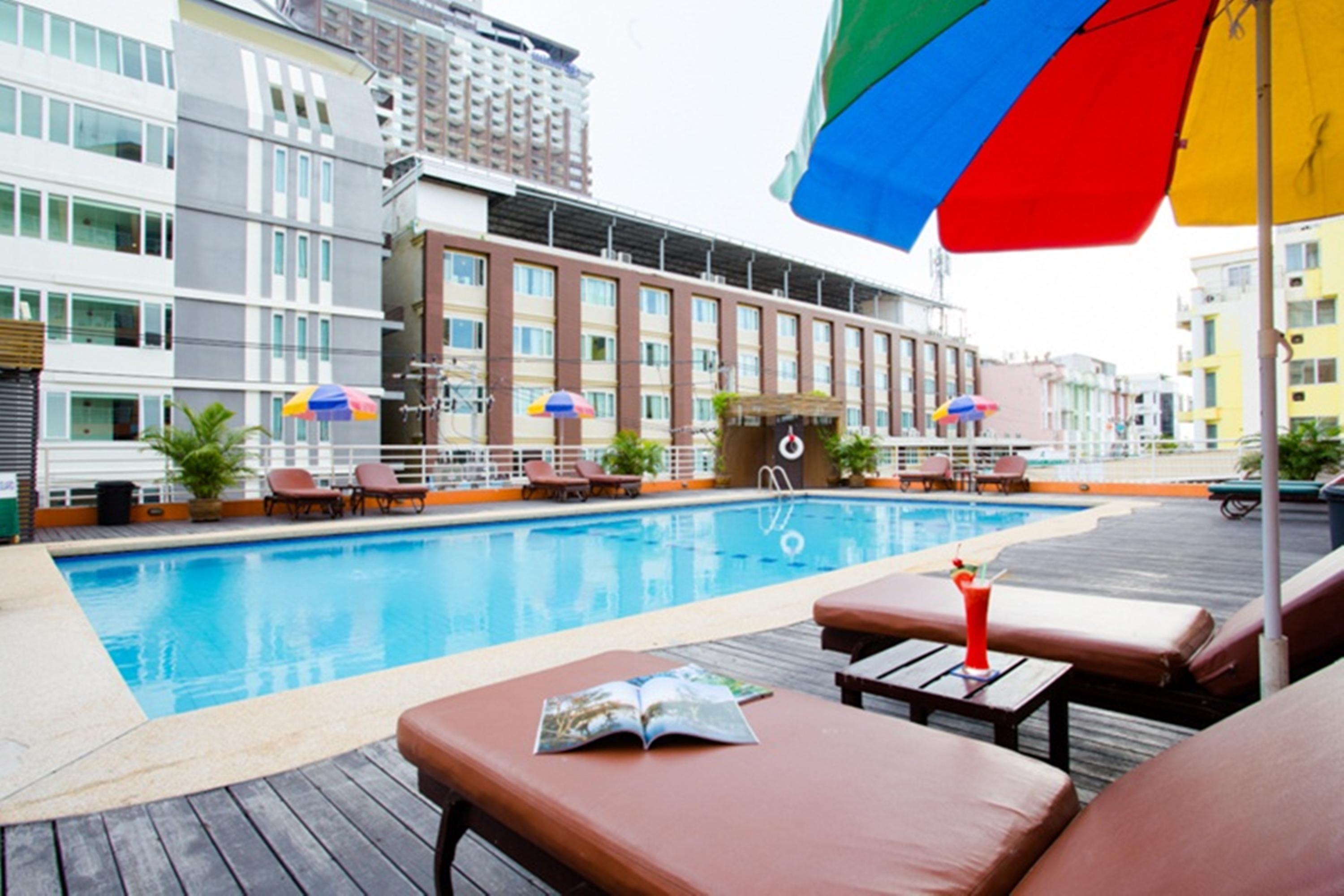 Eastiny Plaza Hotel Паттая Екстер'єр фото