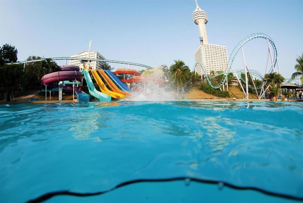 Eastiny Plaza Hotel Паттая Екстер'єр фото