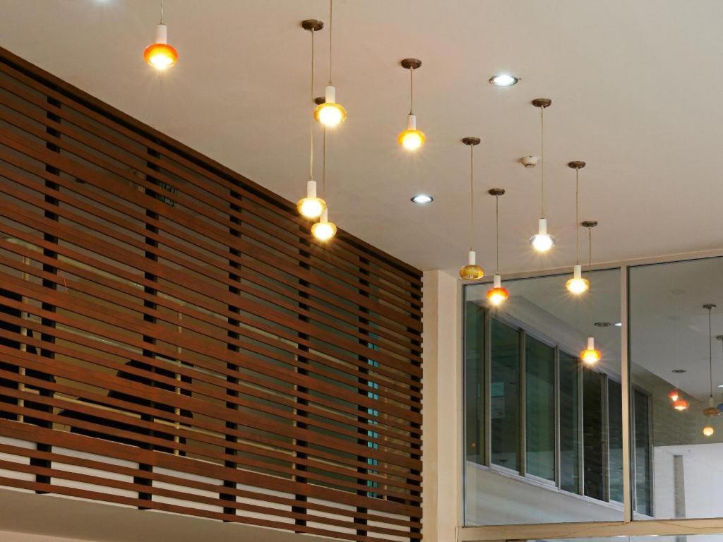 Eastiny Plaza Hotel Паттая Екстер'єр фото