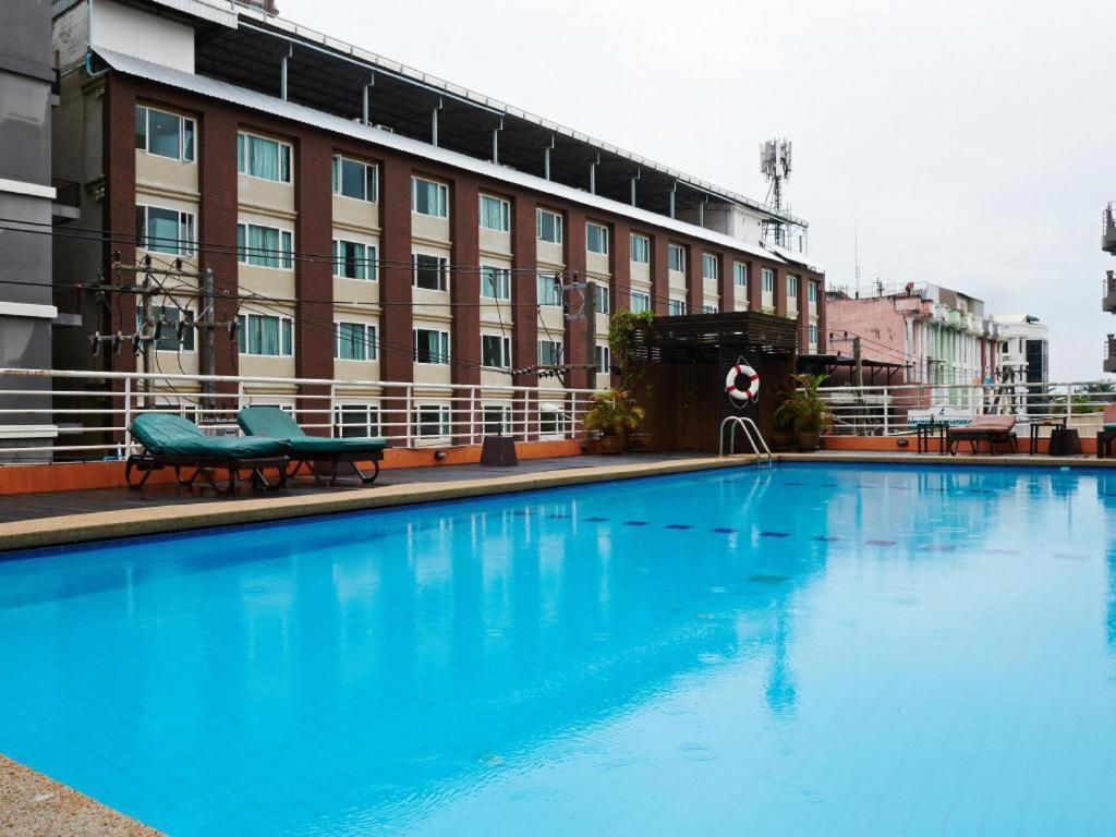 Eastiny Plaza Hotel Паттая Екстер'єр фото