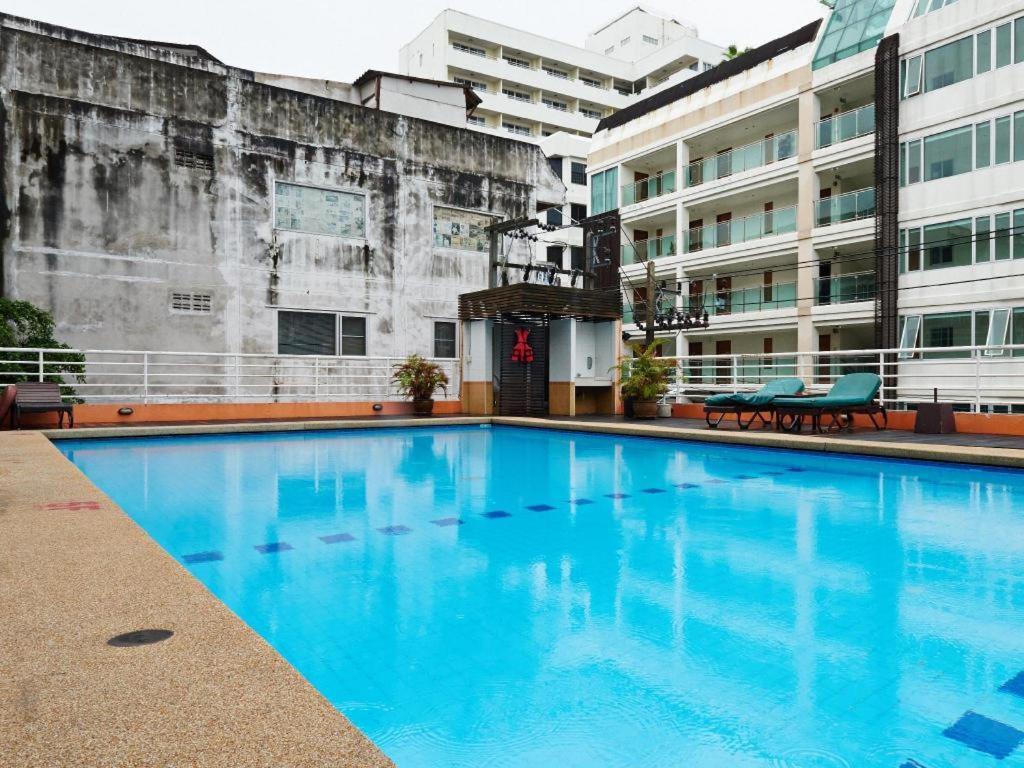 Eastiny Plaza Hotel Паттая Екстер'єр фото