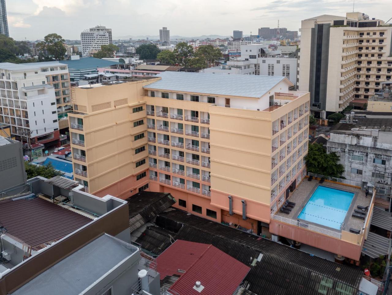 Eastiny Plaza Hotel Паттая Екстер'єр фото