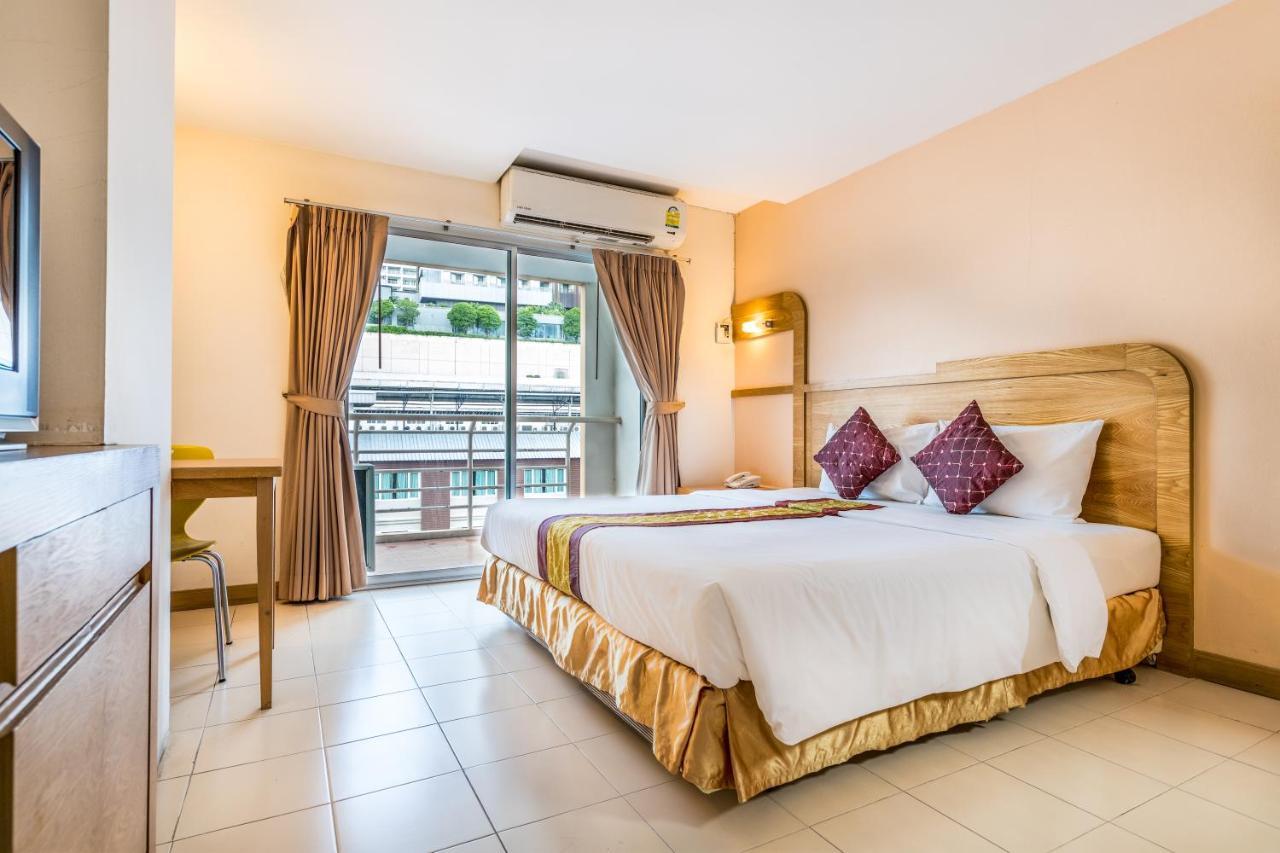 Eastiny Plaza Hotel Паттая Екстер'єр фото