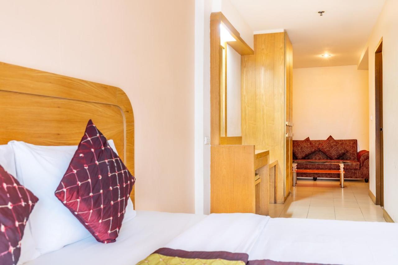 Eastiny Plaza Hotel Паттая Екстер'єр фото