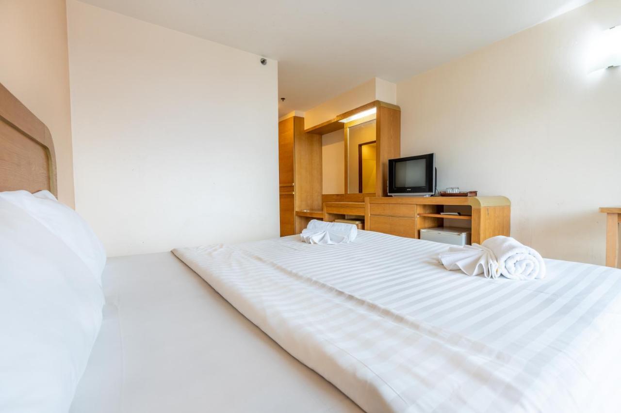 Eastiny Plaza Hotel Паттая Екстер'єр фото