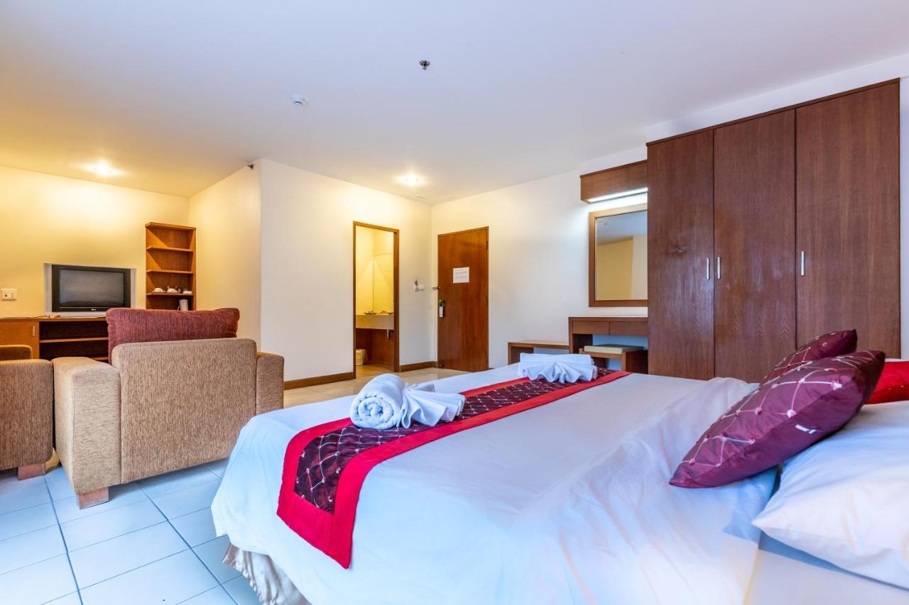 Eastiny Plaza Hotel Паттая Екстер'єр фото